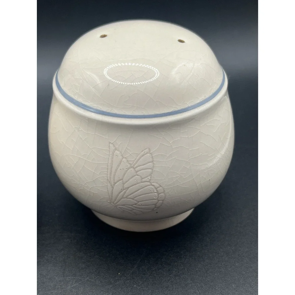 Keltcraft Ireland Butterfly Cream & Blue‎ Salt & Pepper Shakers